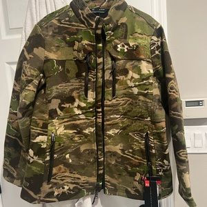 Under armoour women jacket never worn